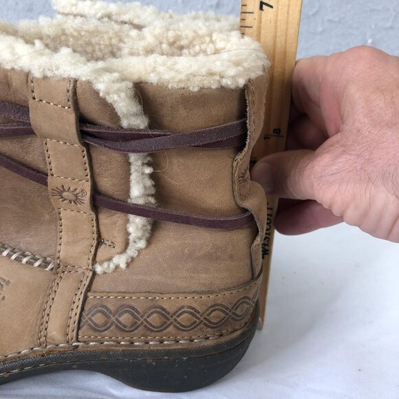UGG Australia Boots Womens Size 6 Brown Sheepskin Lined Leather Lace Up SN 5135 - Picture 7 of 16